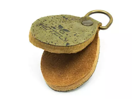 Amadou seca mosca CORKY OVAL olive
